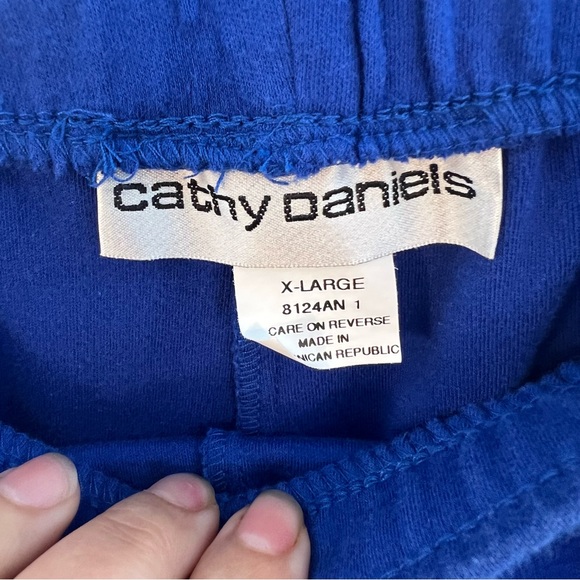 Cathy Daniels Outfit Top & Capri Pants Size L Large Blue Embroidered Floral - Picture 4 of 6
